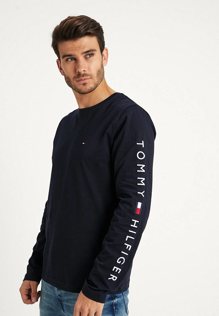 Tommy Hilfiger Logo Long Sleeve Tee - Longsleeve - Blue 1 Tommy Hilfiger Logo Long Sleeve Tee - Longsleeve - Blue