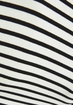 BERSHKA Long Sleeve Mini- Etui-Jurk - White -dress shop 3a92b99d794d4548a2189416d0e3f01b