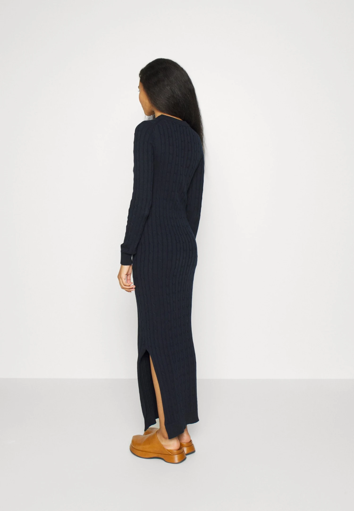 Filippa K Long Sleeve Dress - Gebreide Jurk - Navy 4 Filippa K Long Sleeve Dress - Gebreide Jurk - Navy - Afbeelding 4