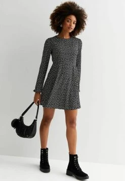 dress shop -dress shop 5e5fc8eadffd4df6a37801482c7137eb