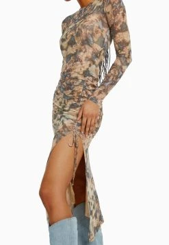 BERSHKA Long Sleeve - Jurk - Sand -dress shop 6d18046ff069446ba09335c0d5914a5e