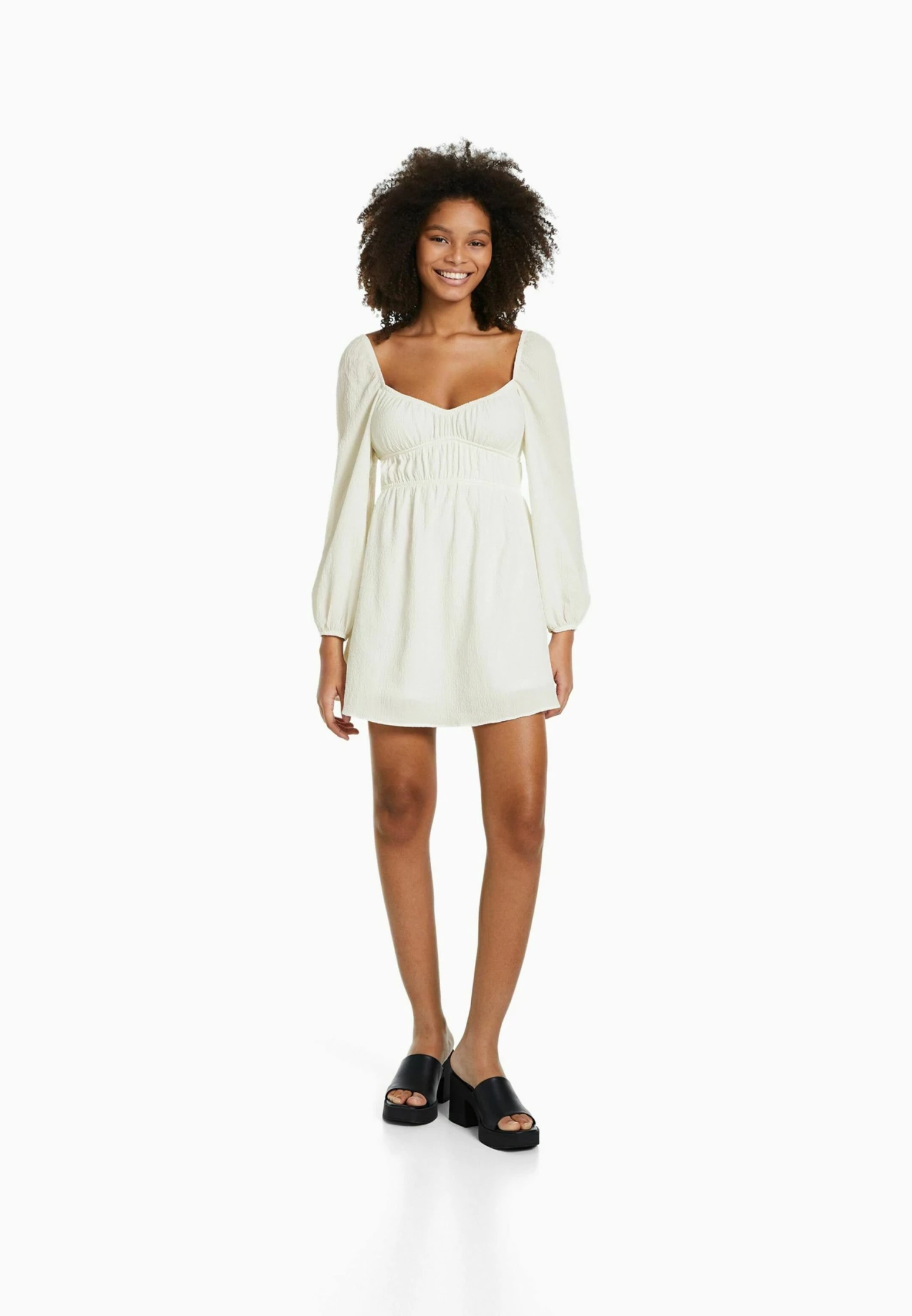 BERSHKA Textured Long Sleeve - Mini- Jurk - Beige 2 BERSHKA Textured Long Sleeve - Mini- Jurk - Beige - Afbeelding 2