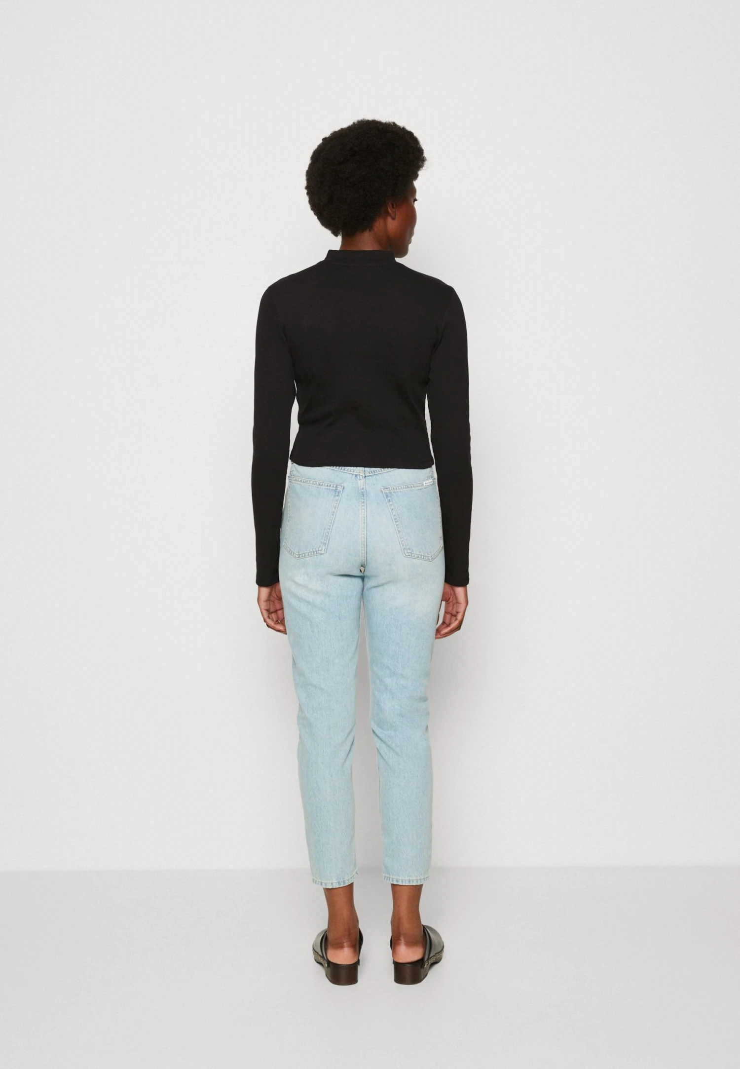 Marc O'Polo DENIM Long Sleeve Stand Up Collar Slim Fit Cropped - Longsleeve - Black 3 Marc O'Polo DENIM Long Sleeve Stand Up Collar Slim Fit Cropped - Longsleeve - Black - Afbeelding 3