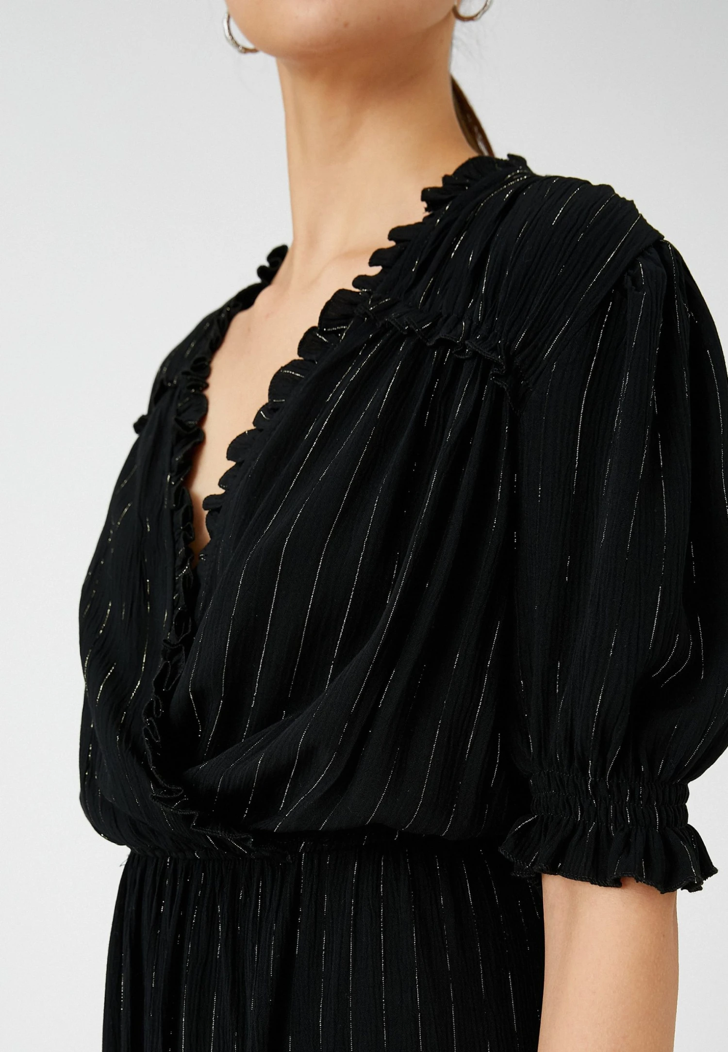 Koton V Neck Silvery Striped Puff Sleeve Long Wrapped - Maxi-Jurk - Black 4 Koton V Neck Silvery Striped Puff Sleeve Long Wrapped - Maxi-Jurk - Black - Afbeelding 4