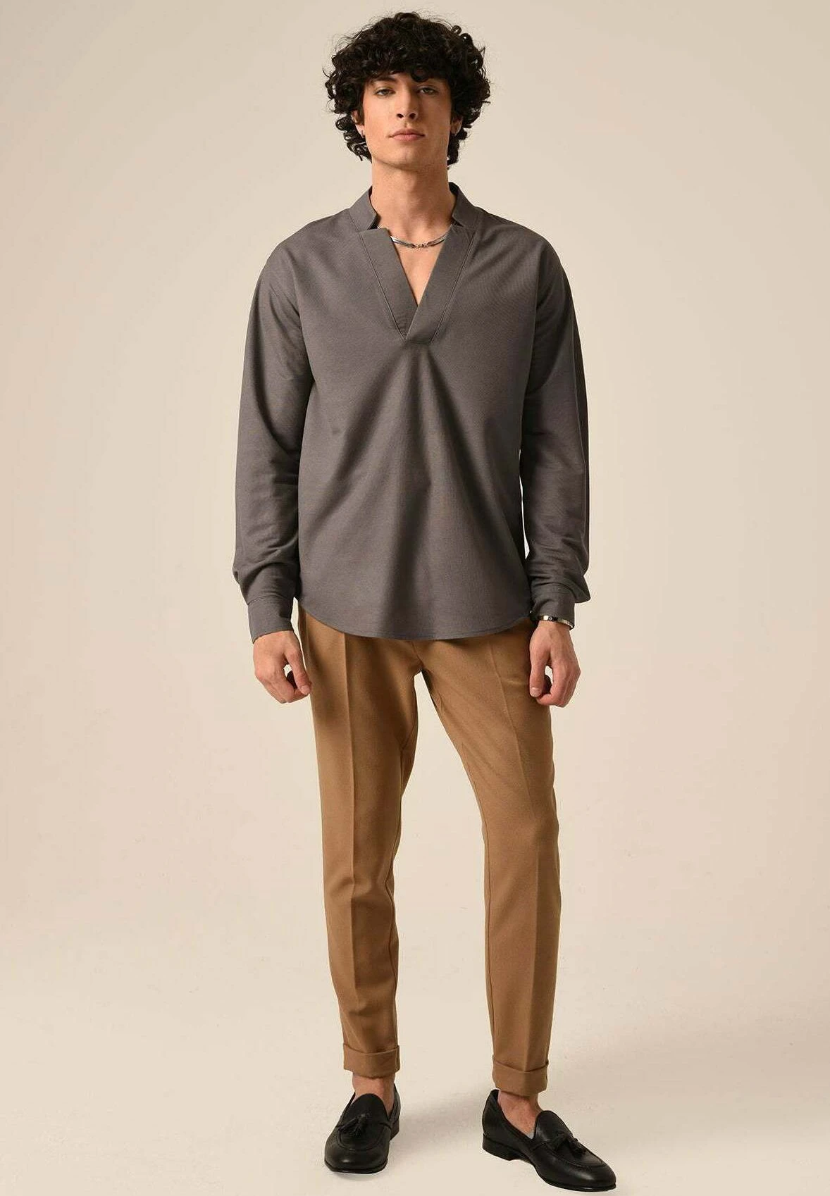 Antioch V-Neck Long Sleeve - Longsleeve - Grey 2 Antioch V-Neck Long Sleeve - Longsleeve - Grey - Afbeelding 2