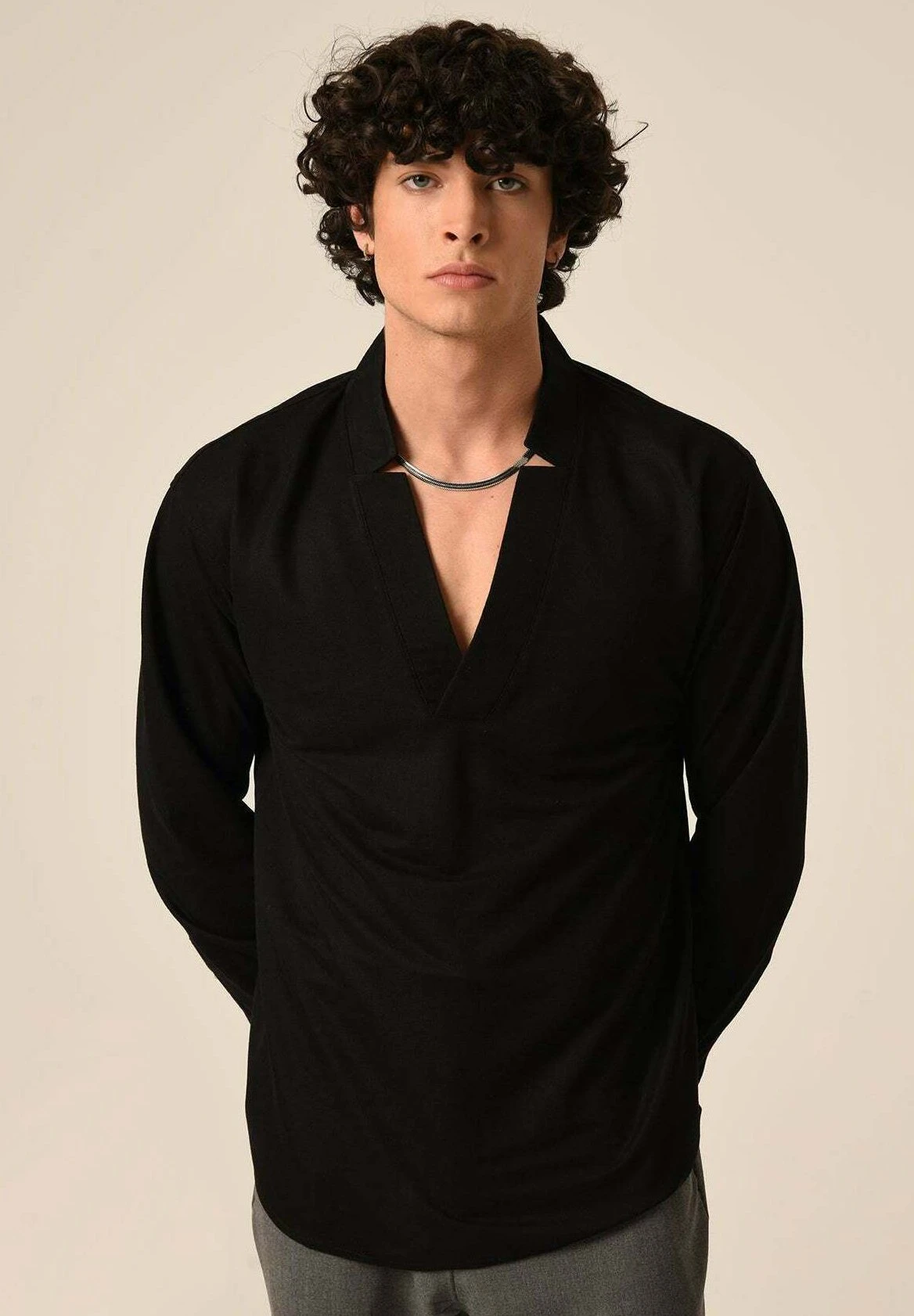 Antioch V-Neck Long Sleeve - Longsleeve - Black 4 Antioch V-Neck Long Sleeve - Longsleeve - Black - Afbeelding 4