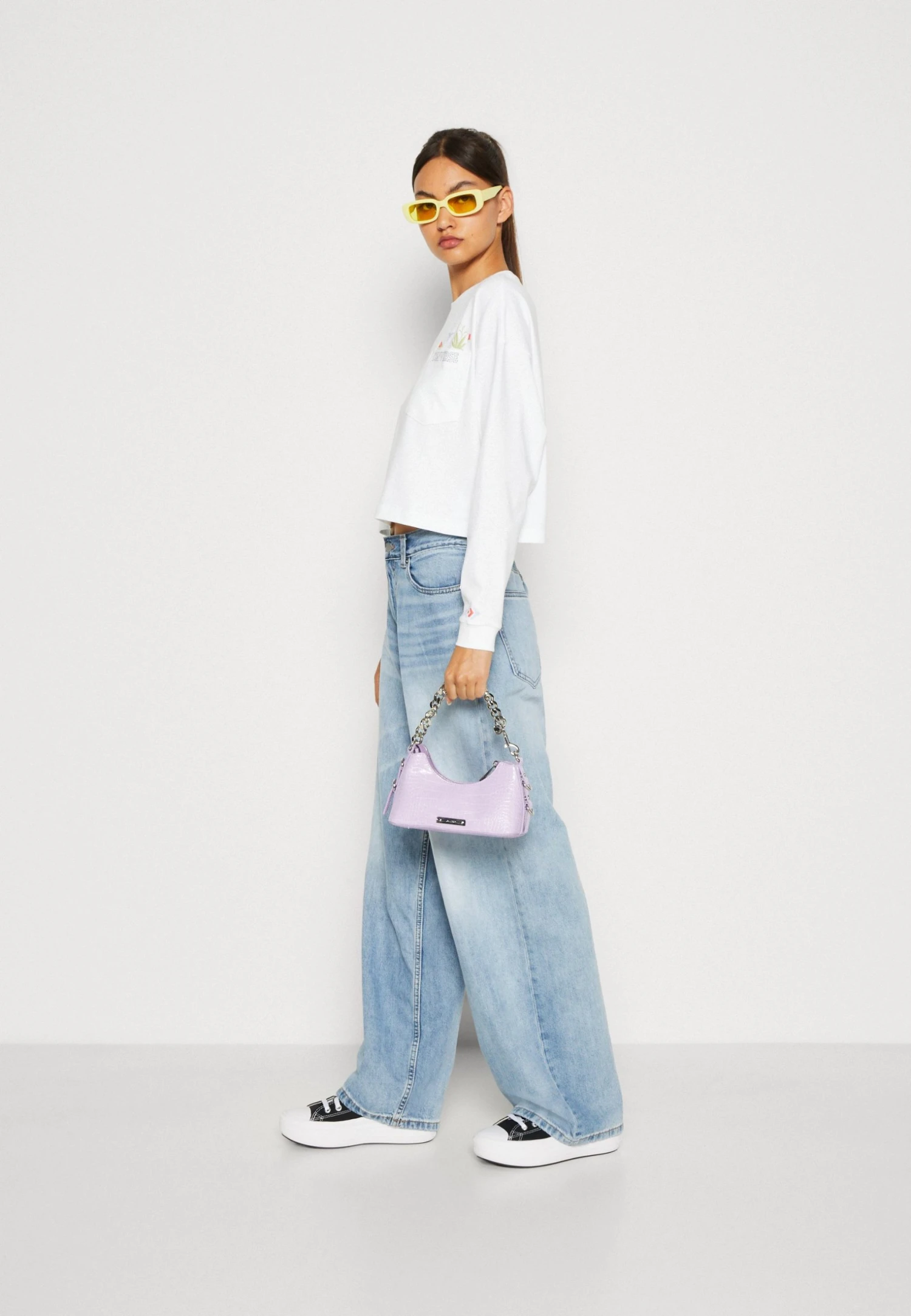 Converse Floral Long Sleeve Crew - Longsleeve - White 2 Converse Floral Long Sleeve Crew - Longsleeve - White - Afbeelding 2