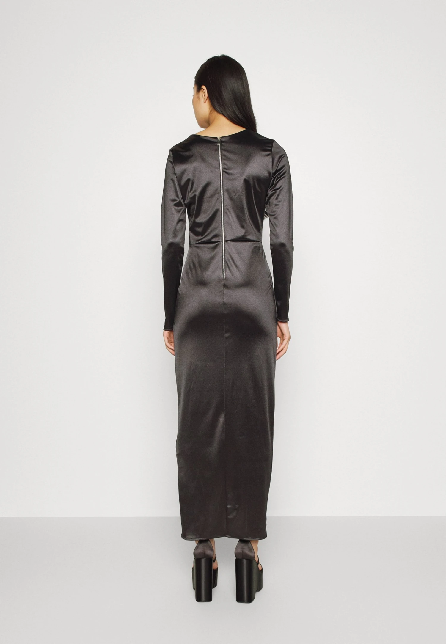 Wal G Reana Long Sleeve Midi - Cocktailjurk - Black 3 Wal G Reana Long Sleeve Midi - Cocktailjurk - Black - Afbeelding 3