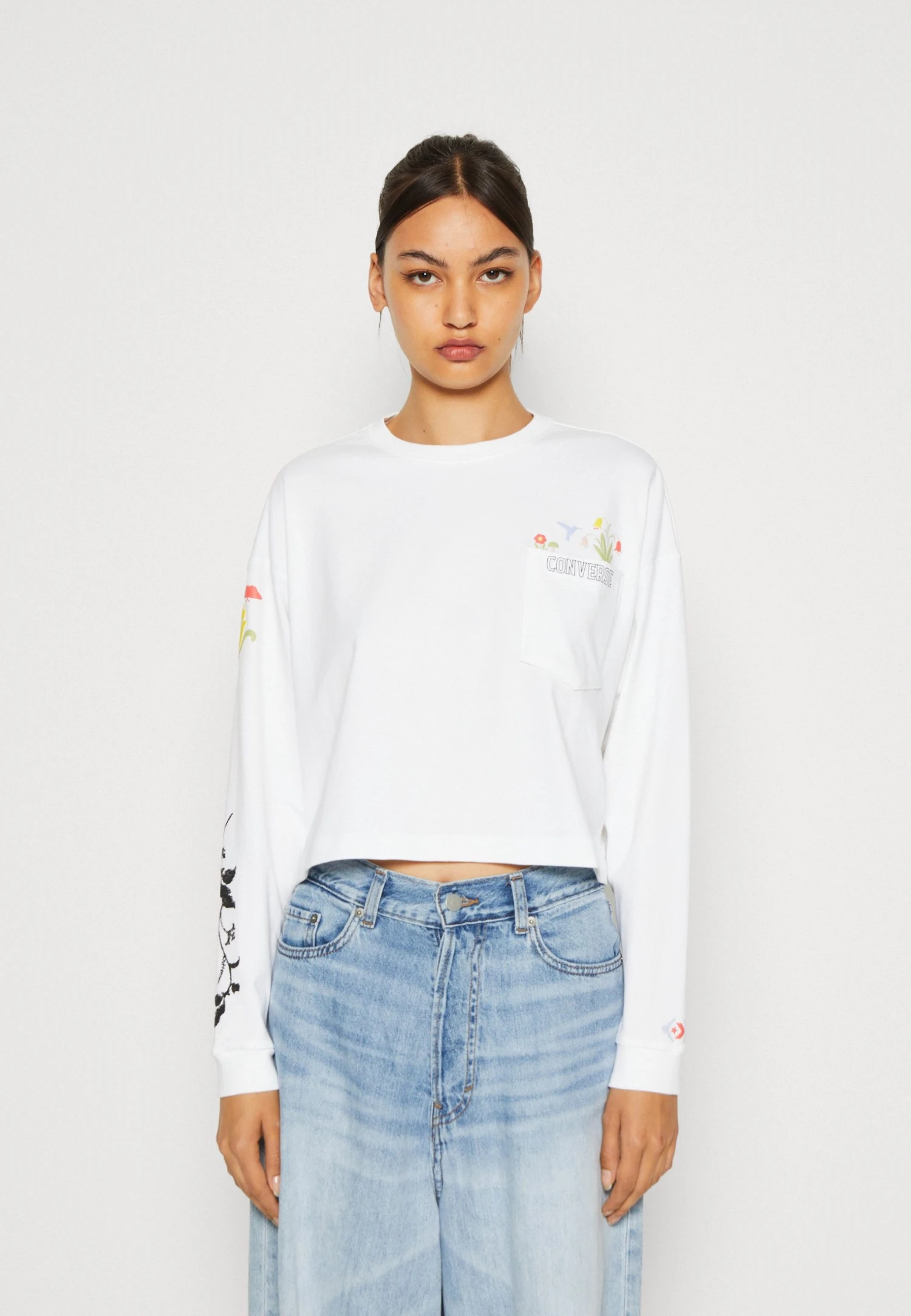 Converse Floral Long Sleeve Crew - Longsleeve - White 1 Converse Floral Long Sleeve Crew - Longsleeve - White