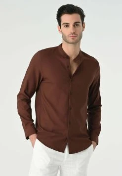 Antioch Mandarin Collar Long Sleeve - Overhemd - Brown