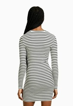 BERSHKA Long Sleeve Mini- Etui-Jurk - White -dress shop bdcef0cabcfe4270b88115155522f32f