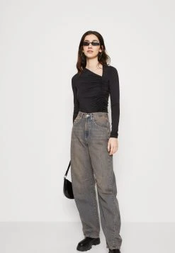 WEEKDAY Isia Asymmetric Drape Long Sleeve - Longsleeve - Black 9 WEEKDAY Isia Asymmetric Drape Long Sleeve - Longsleeve - Black -dress shop c4cae803411041e6a4cf3852f8b37723