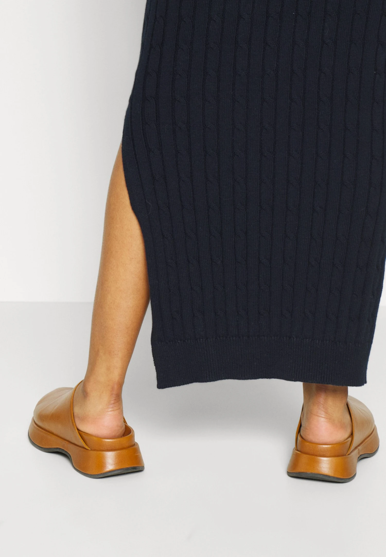 Filippa K Long Sleeve Dress - Gebreide Jurk - Navy 6 Filippa K Long Sleeve Dress - Gebreide Jurk - Navy - Afbeelding 6