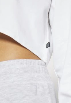 Cotton On Body Lightweight Cropped Long Sleeve - Longsleeve - White -dress shop feaebefb56e04c419131ce7e747df844